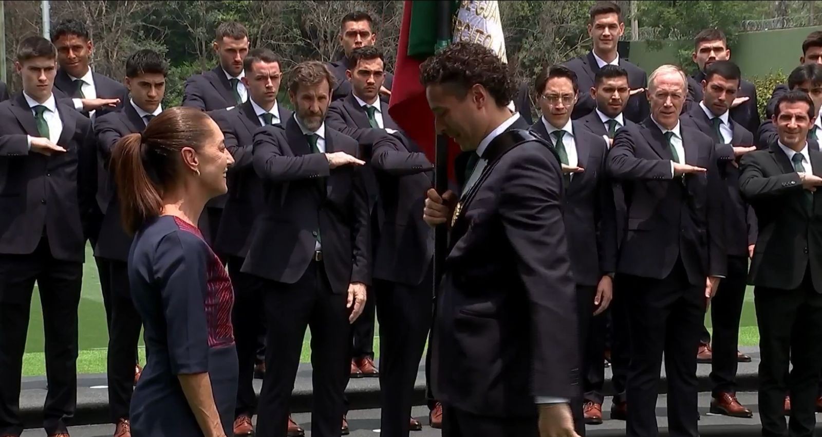 Recibe la Selección Mexicana el abanderamiento oficial por parte de la presidenta Claudia Sheinbaum