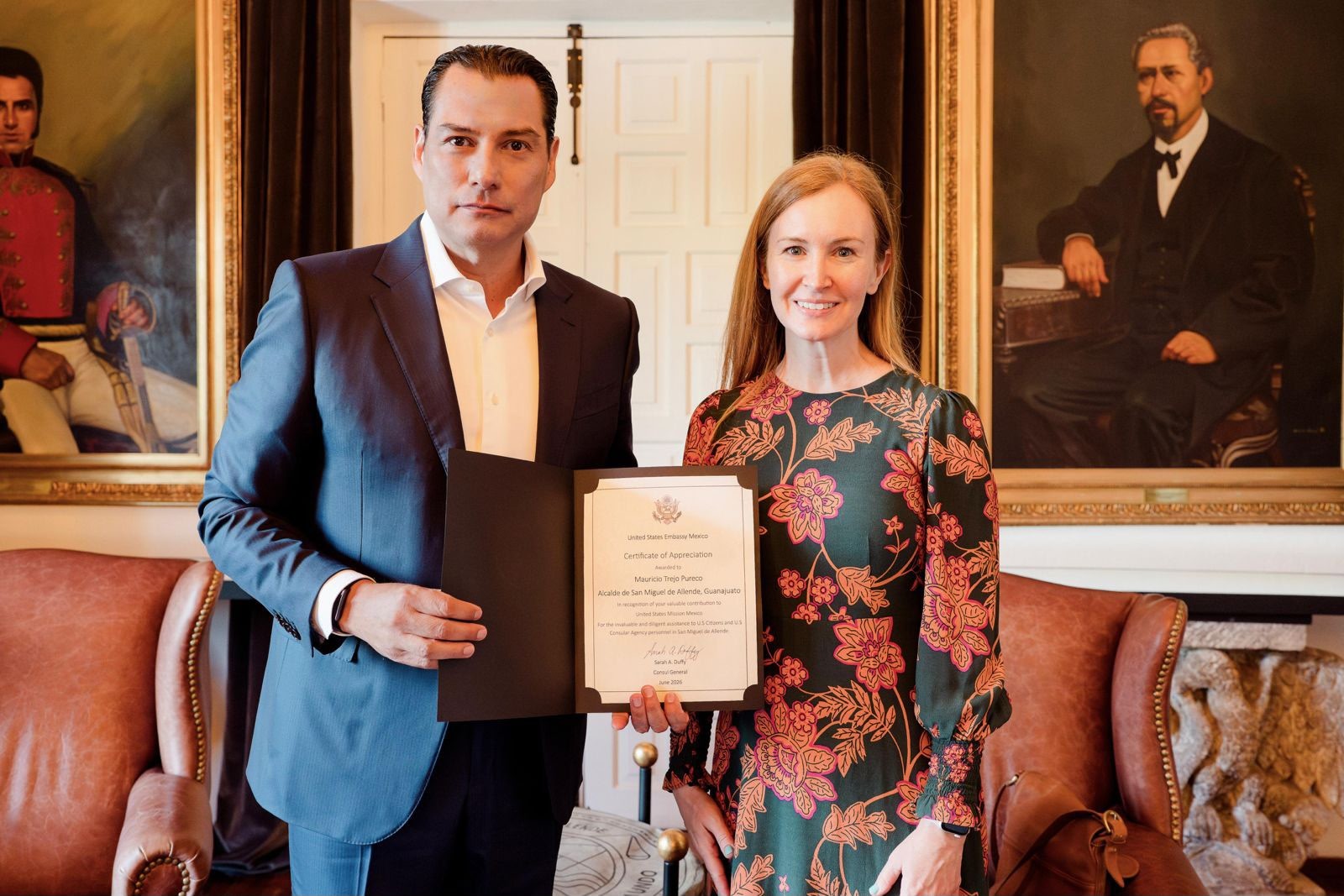 Recibe alcalde de San Miguel de Allende reconocimiento de la Embajada de Estados Unidos