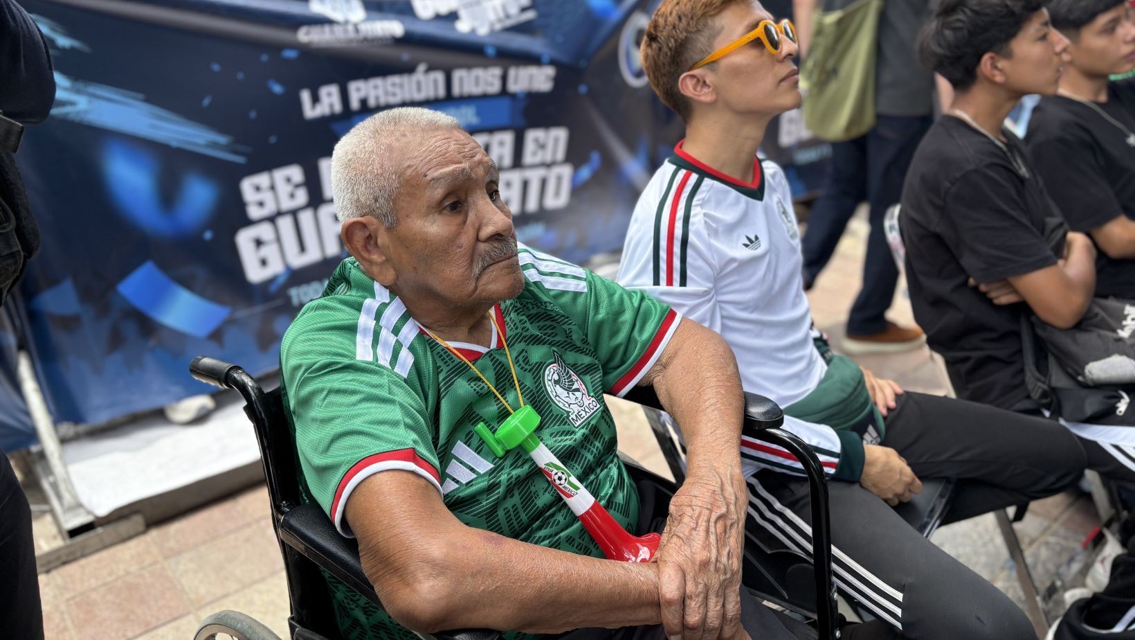Escuelas vacías, plazas llenas y negocios en pausa: así vivió León el debut de México en el Mundial Escuelas vacías, plazas llenas y negocios en pausa: así vivió León el debut de México en el Mundial