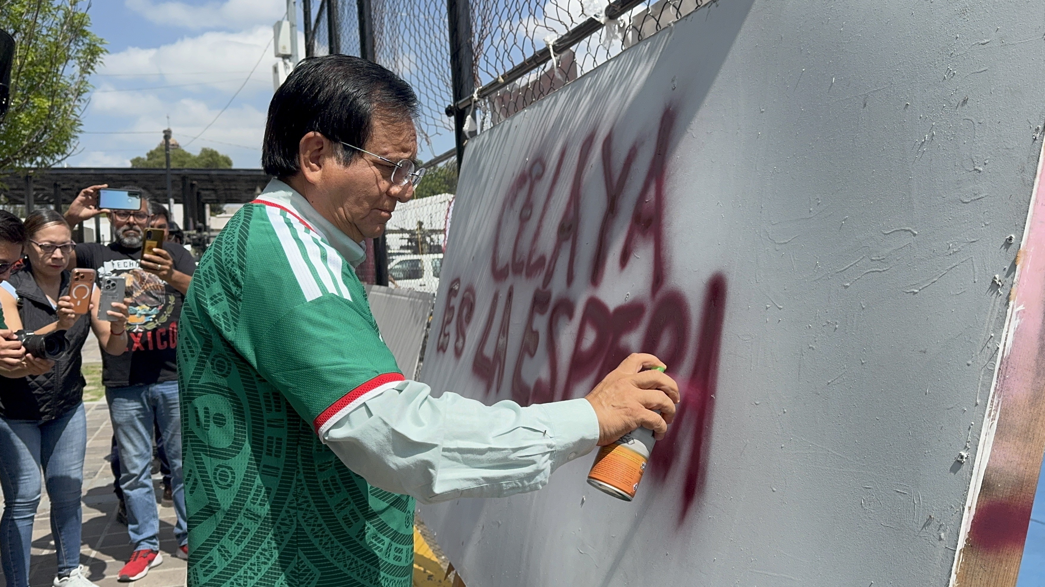 Celaya transmitirá únicamente los partidos de México para evitar multas por derechos del Mundial
