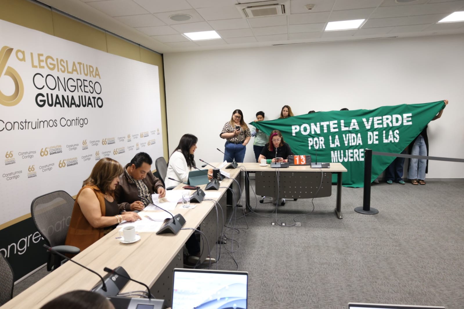 Retrasan una semana más discusión sobre despenalización del aborto en Guanajuato