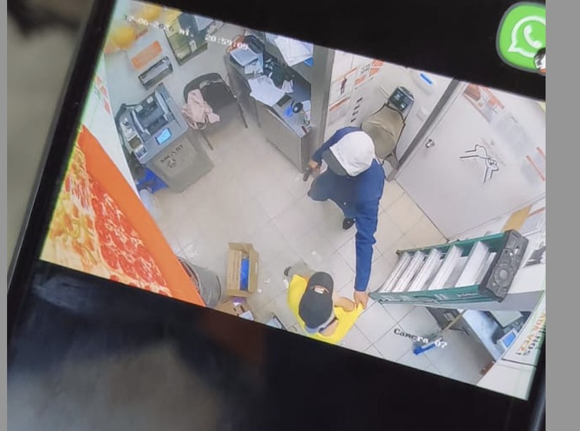 Asaltan pizzería en Plaza Factoría de Celaya; se llevan 20 mil pesos