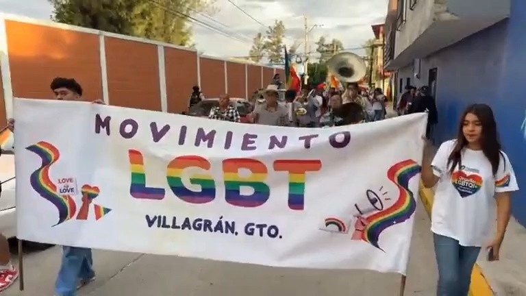 Villagrán se suma a la marcha con llamado a la inclusión y participación de más de 200 personas