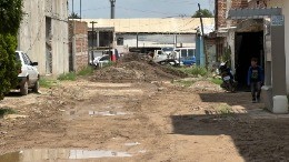 Vecinos de Valle San Carlos viven entre lodo y calles intransitables; piden ayuda urgente al municipio
