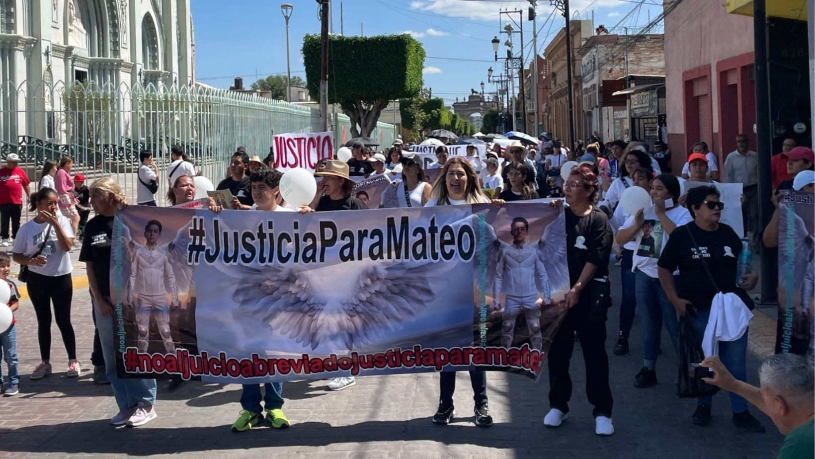 Familia de Mateo exige 127 años de prisión para su agresor