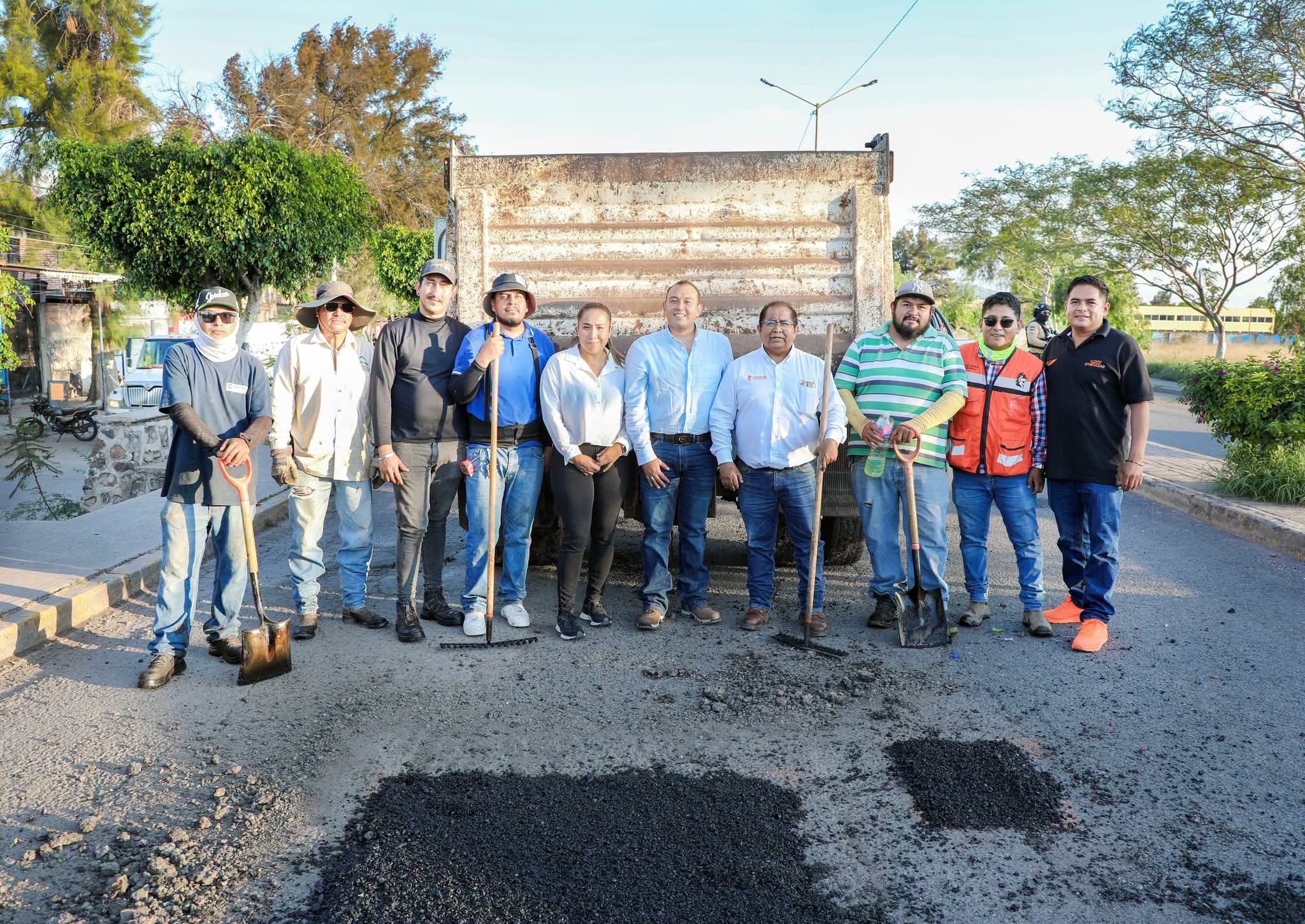 Lluvias retrasan campaña de bacheo en Cortazar; priorizan calles más afectadas