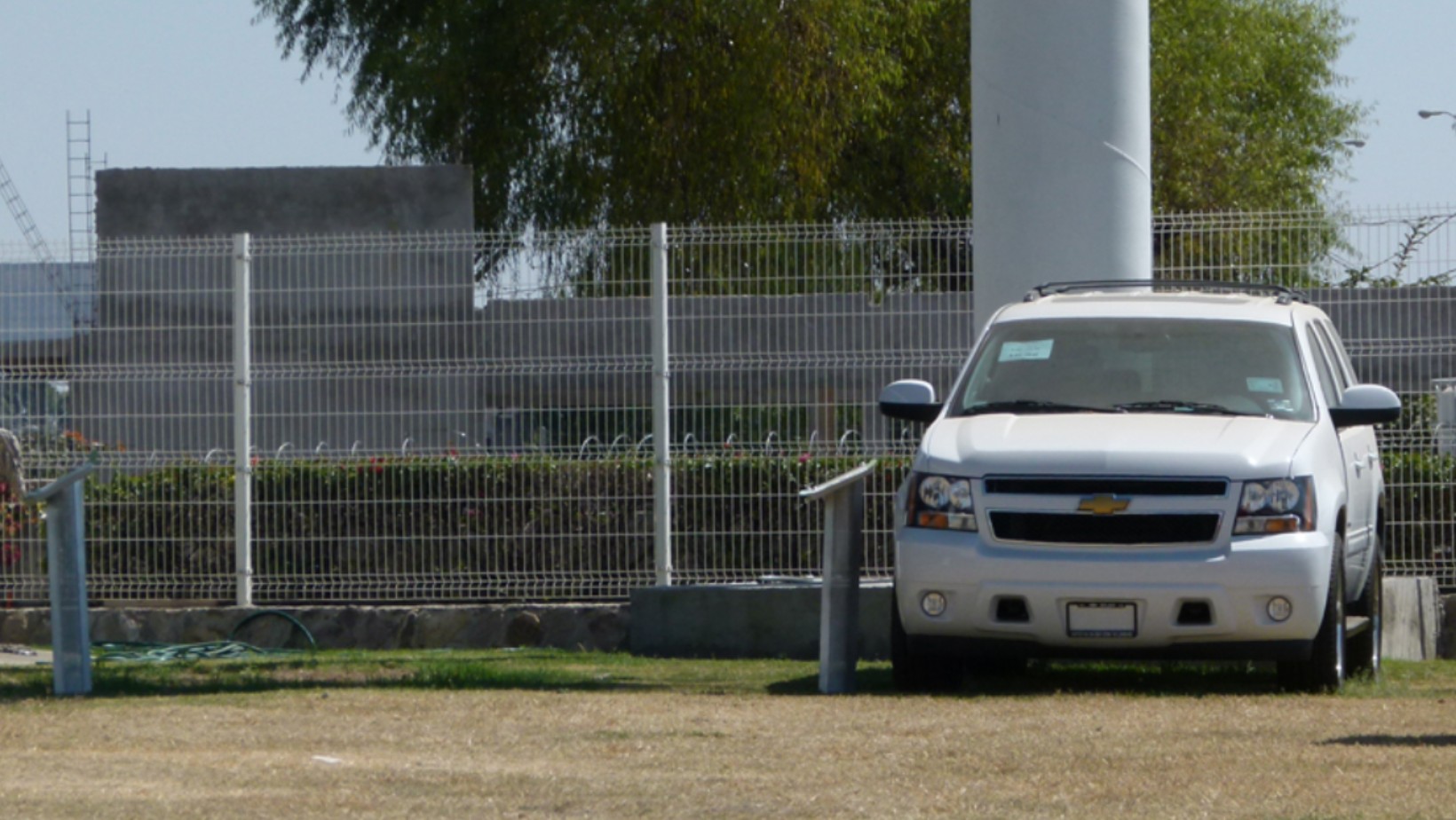 ¡Cuidado! Denuncian robos en León cometidos por sujetos en un Chevrolet blanco