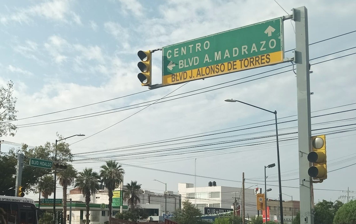 Crecen fallas en semáforos de León; CFE y robo de cableado entre las causas