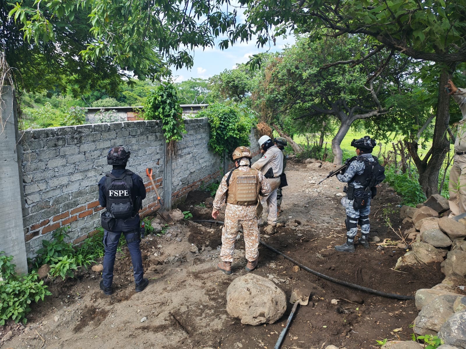 Aseguran cisterna para 20 mil litros de huachicol en Valle de Santiago