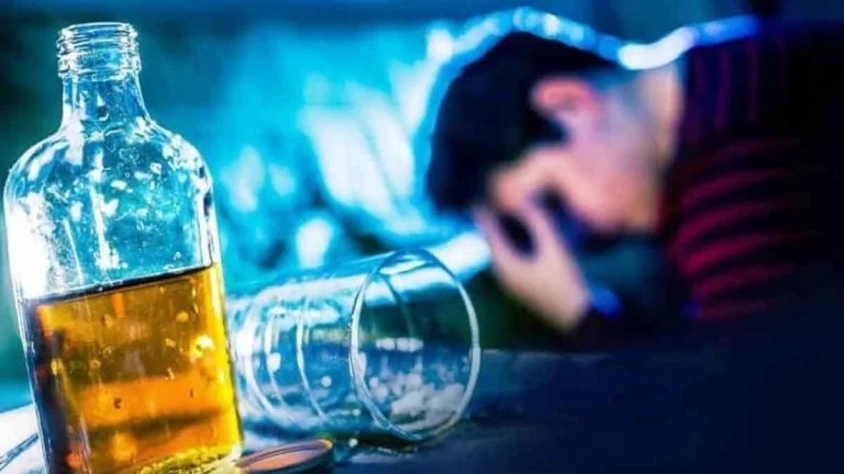 Pide senador Emmanuel Reyes que FGR intervenga en investigación por presunto alcohol adulterado en Guanajuato