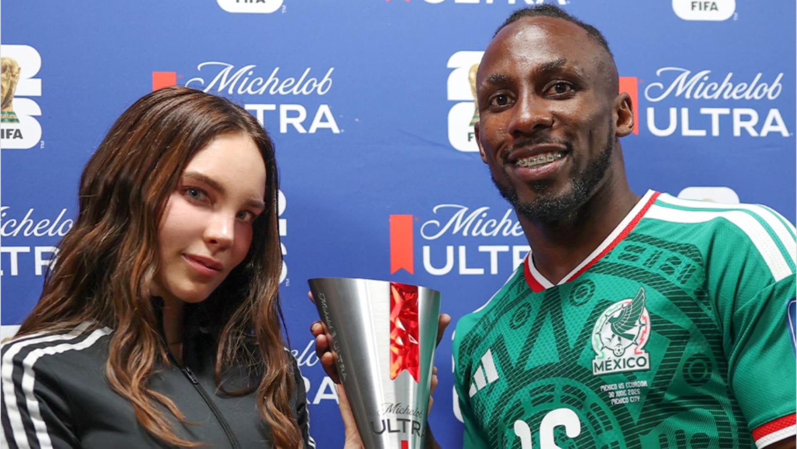 ¡Noche de famosos! Belinda entrega el premio al MVP y artistas mexicanos apoyan al Tri