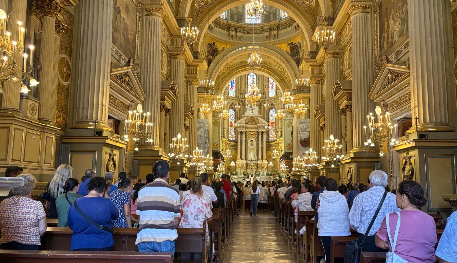 Conmemoran 294 años de la llegada de la Virgen de la Luz a la ciudad de León