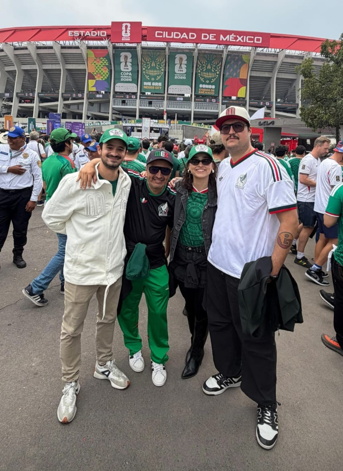 Famosos que asistieron a el partido de México Famosos que asistieron a el partido de México
