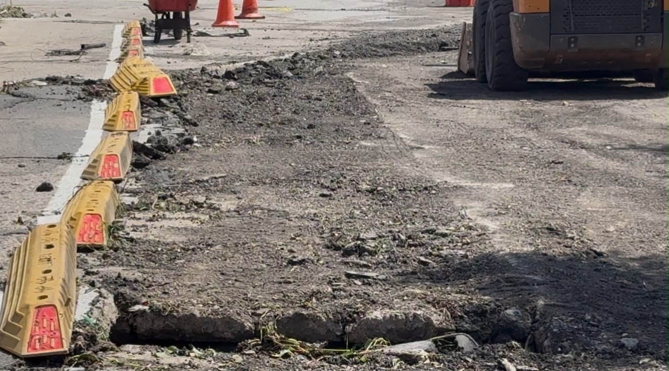 León arranca obras de bacheo y pavimentación en Vasco de Quiroga e Insurgentes León arranca obras de bacheo y pavimentación en Vasco de Quiroga e Insurgentes