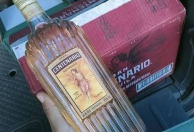Cofepris alerta por tequila Centenario adulterado; Fiscalía de Guanajuato pide evitar compras en redes
