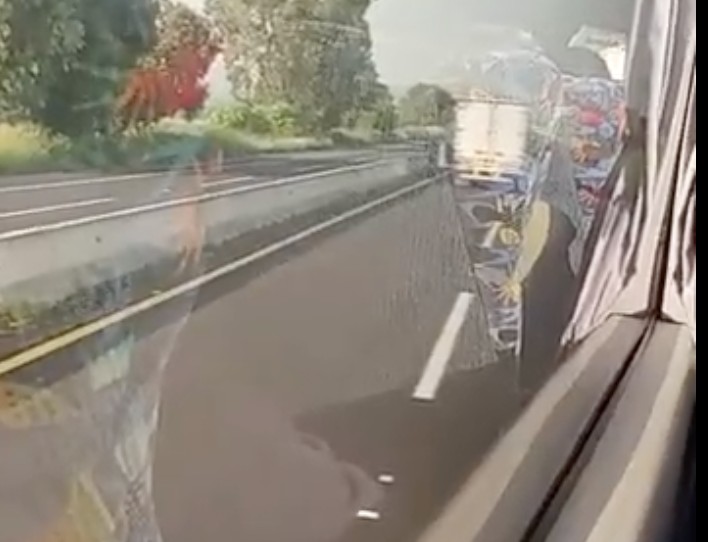 Captan violento asalto a transportista en la carretera Salvatierra-Celaya; aumenta ola de robos