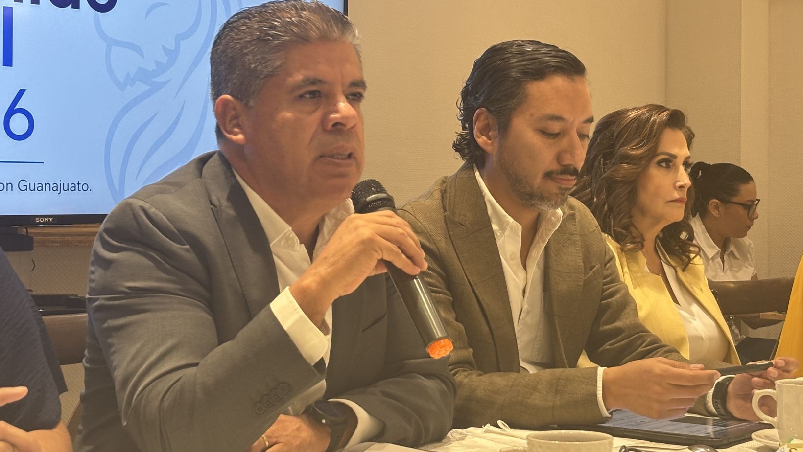 Cabildo de León alista reforma de 25 reglamentos municipales