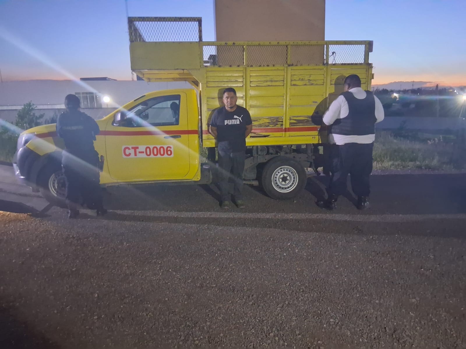 Detienen a chofer con muebles sustraídos de la pensión Autobuses Estefanía en Cortazar