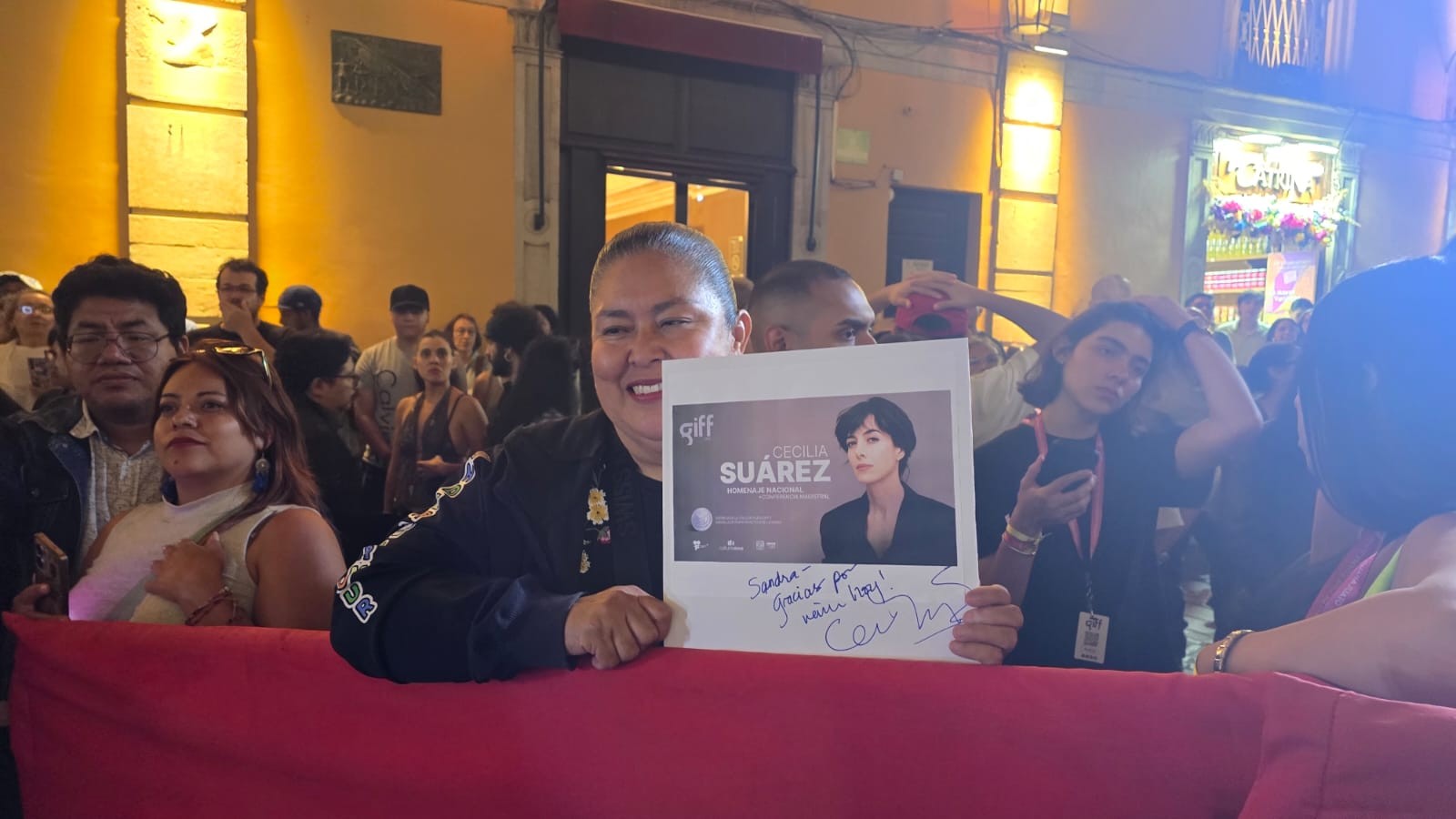 Fan viaja desde Salamanca para conocer a Cecilia Suárez en el GIFF 2026
