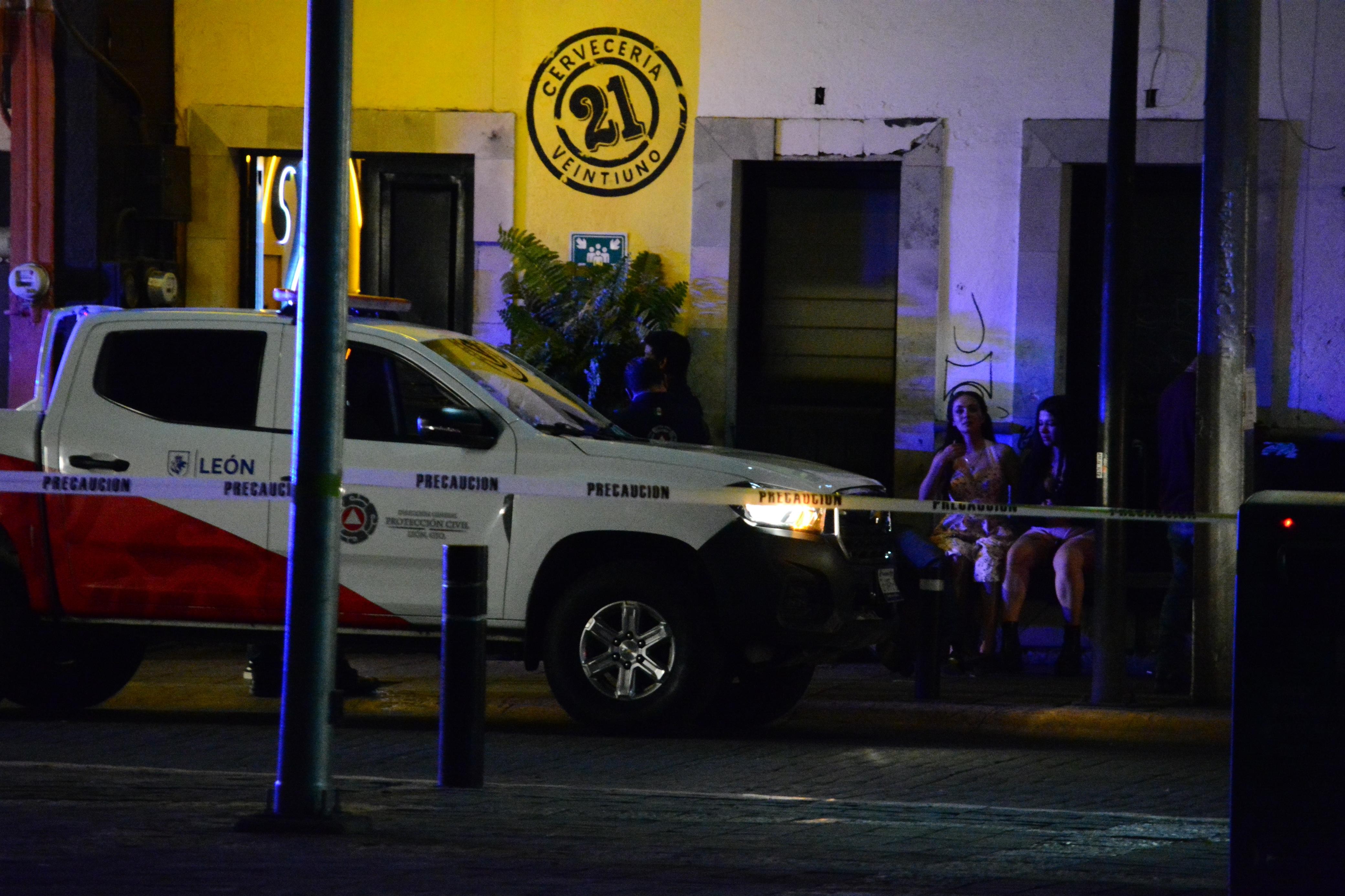 Muere hombre tras riña afuera de un bar en la Zona Centro de León; detienen a su cuñado