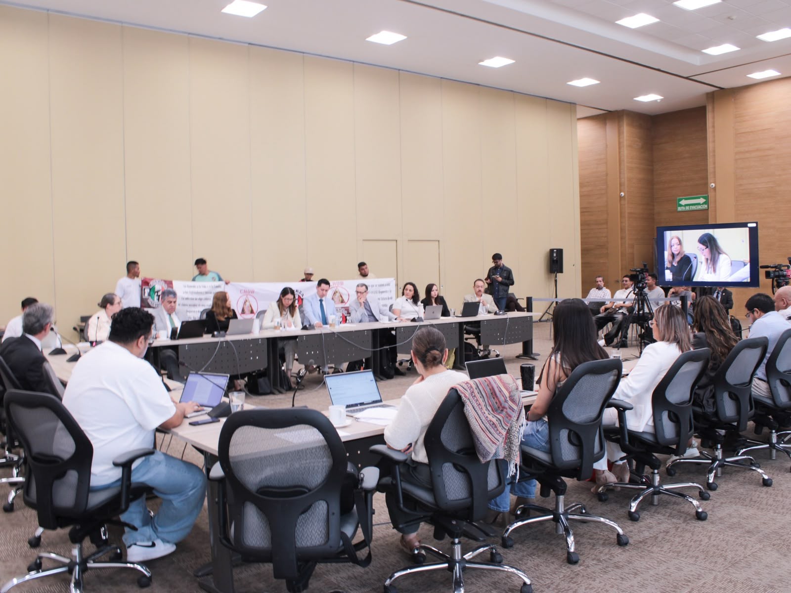 Cuestionan viabilidad de nueva ley sobre adicciones en Guanajuato; Morena defiende la iniciativa