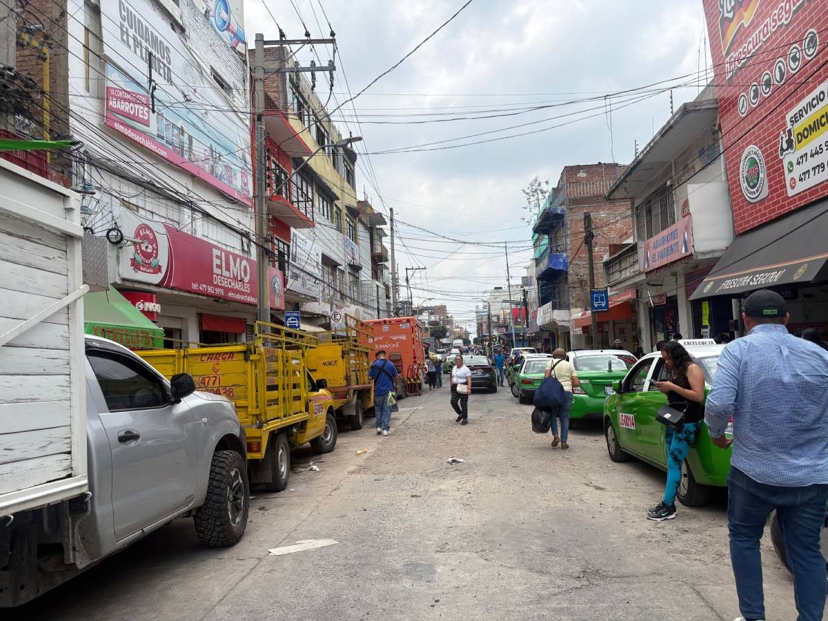 Reabren circulación en Belisario Domínguez tras arreglar socavón
