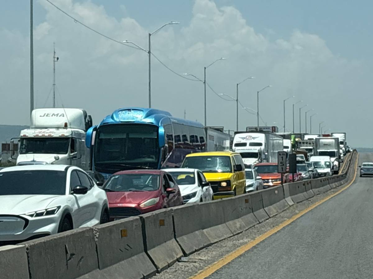 Reparaciones enloquecen tráfico en la carretera León - Guanajuato