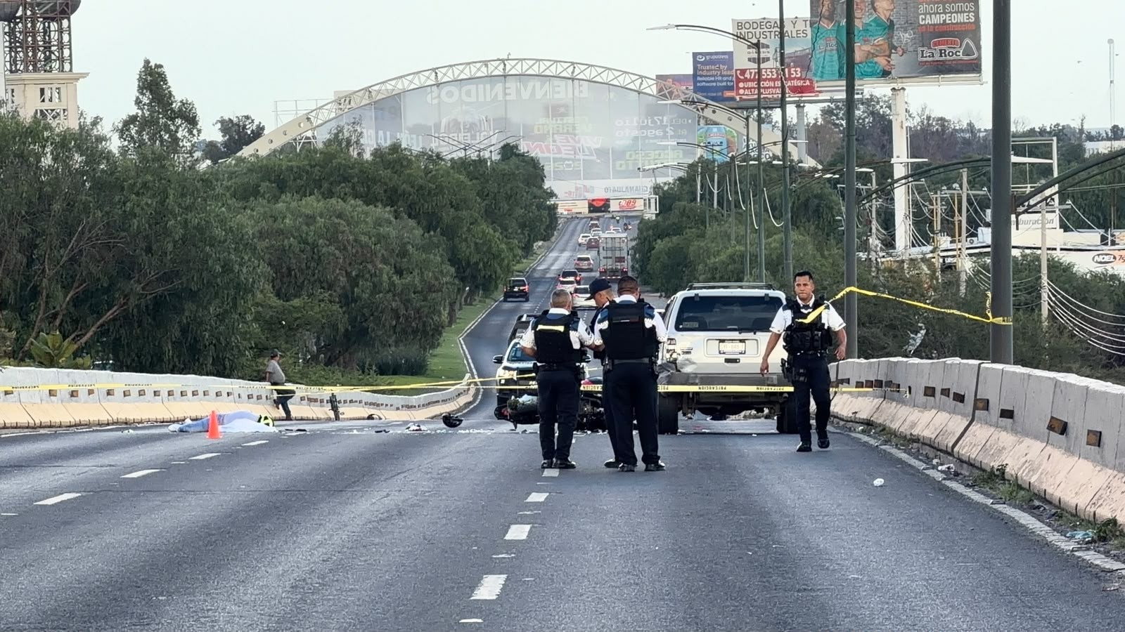 Muere mujer y dos familiares resultan heridos tras choque de motocicleta en el puente de La Herradura