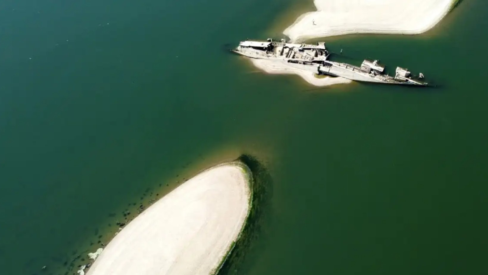 Histórica sequía en el Danubio deja al descubierto barcos nazis y restos de un mamut