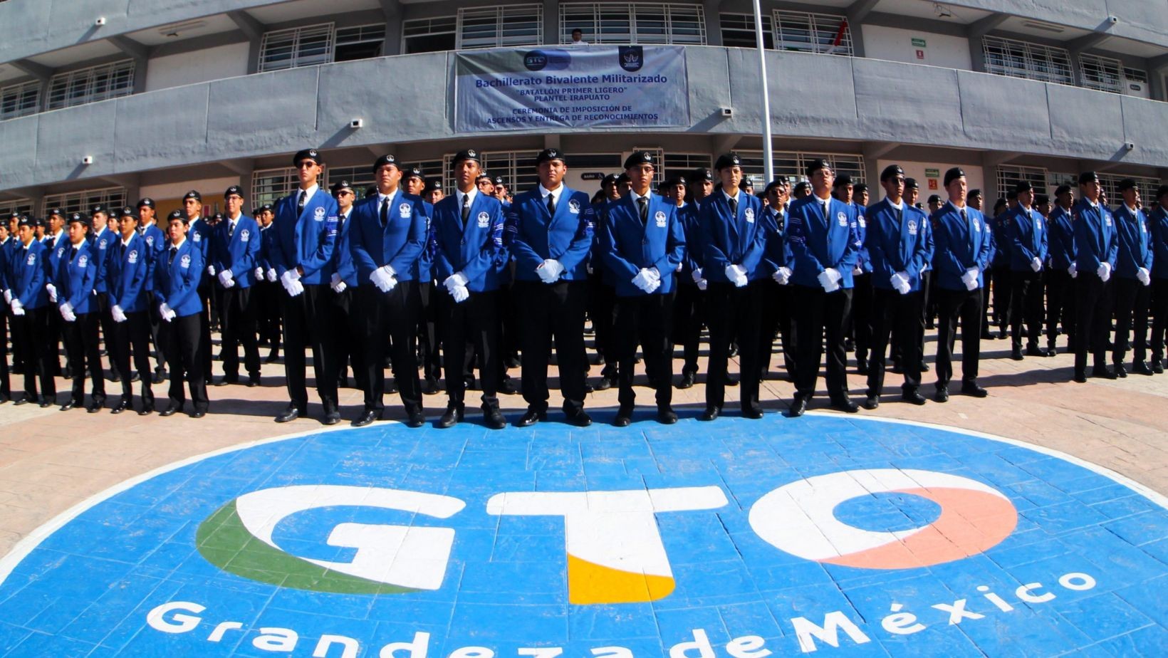 SEP ordena reubicar alumnos de prepas militarizadas en Guanajuato