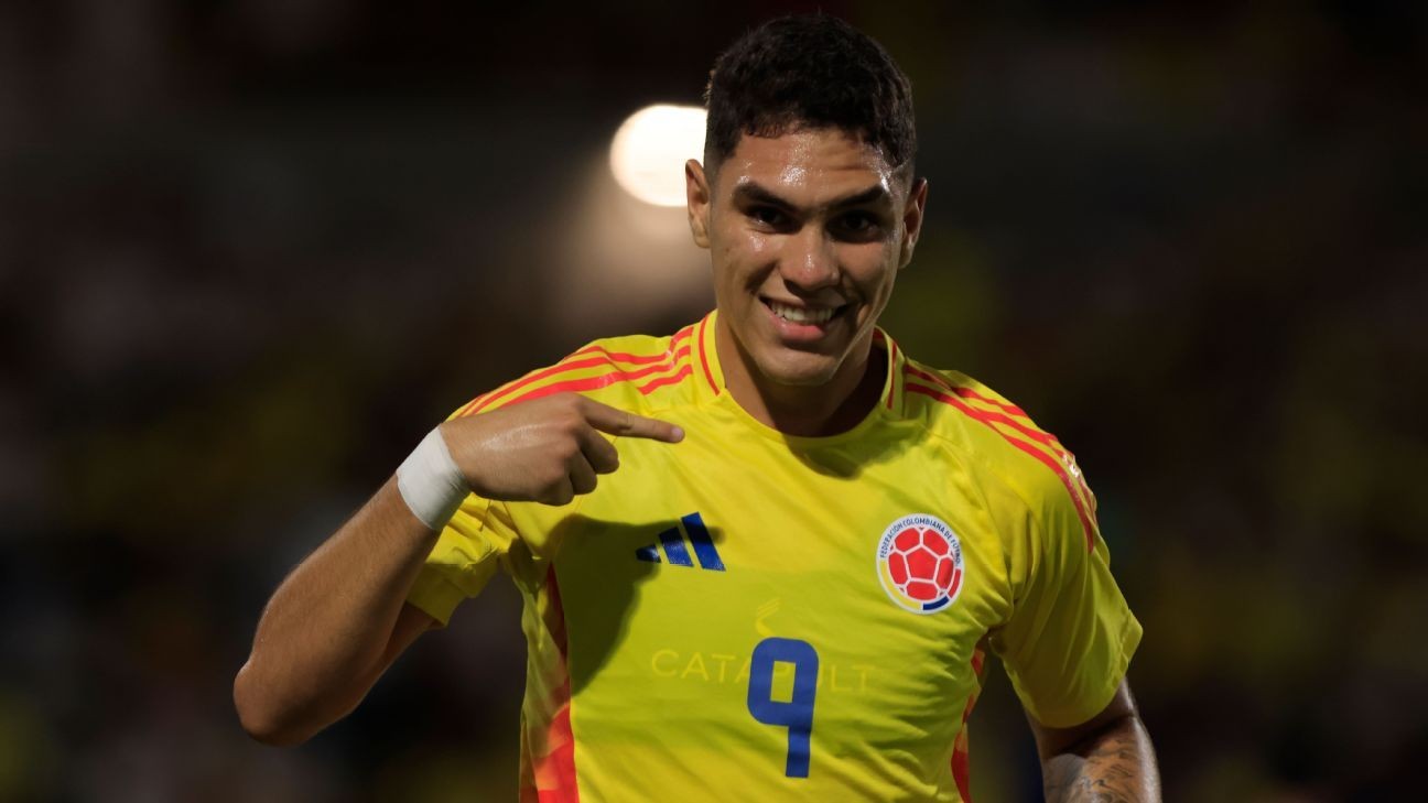 León refuerza su ataque con la llegada del colombiano Santiago Londoño