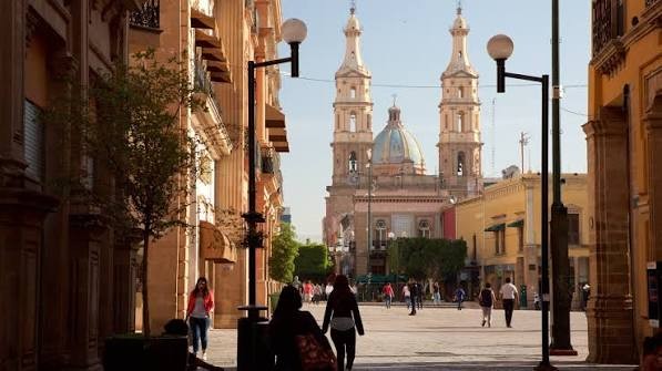 Alza en rentas y cambio en hábitos de consumo provocan cierre de negocios en el Centro de León: CANACO