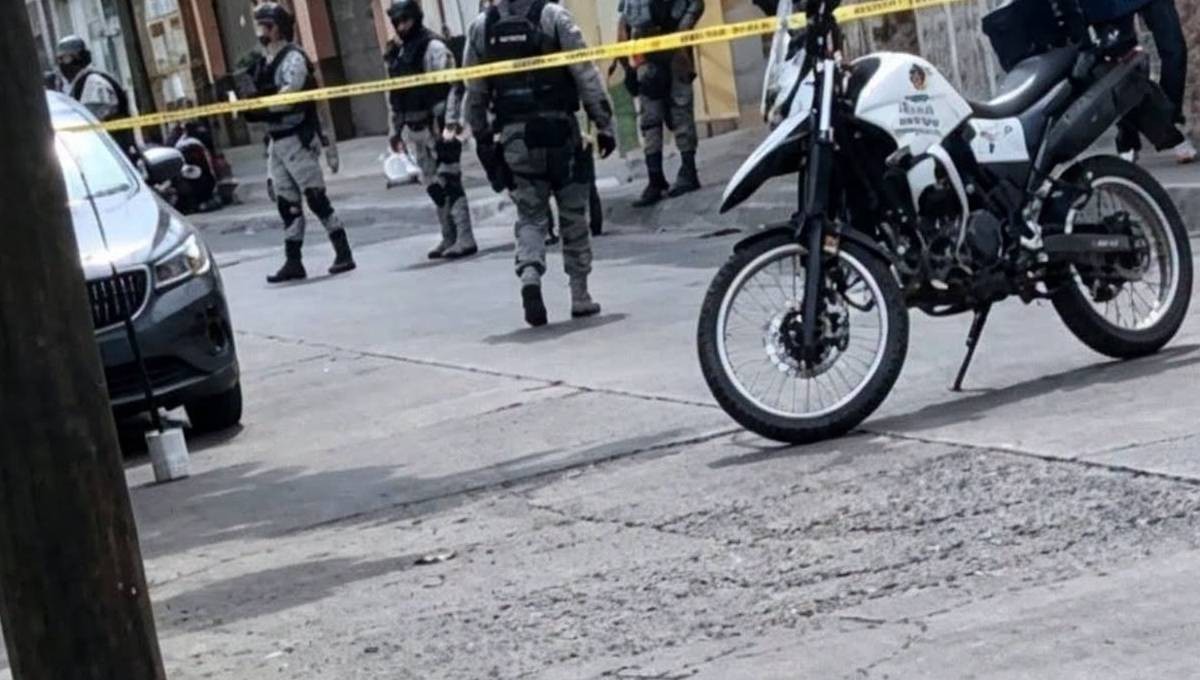 Balean a mujer dentro de consultorio médico en Valle de Santiago