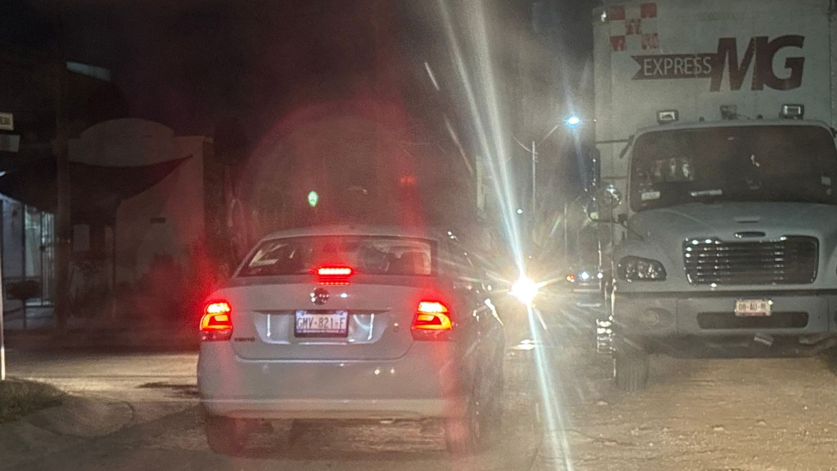 Conductores piden un sentido en calle Cuesta de Camelinas