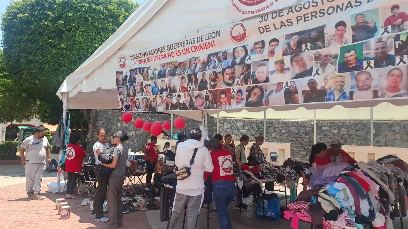 Con bazar en León, familias de desaparecidos reúnen recursos rumbo al 30 de agosto