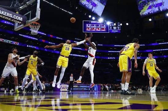 Lakers cambiarían de dueño por cifra récord de hasta 12 mil 500 millones de dólares