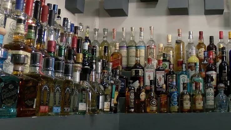 ¿Barato y de marca? Concamin alerta por alcohol adulterado en Guanajuato