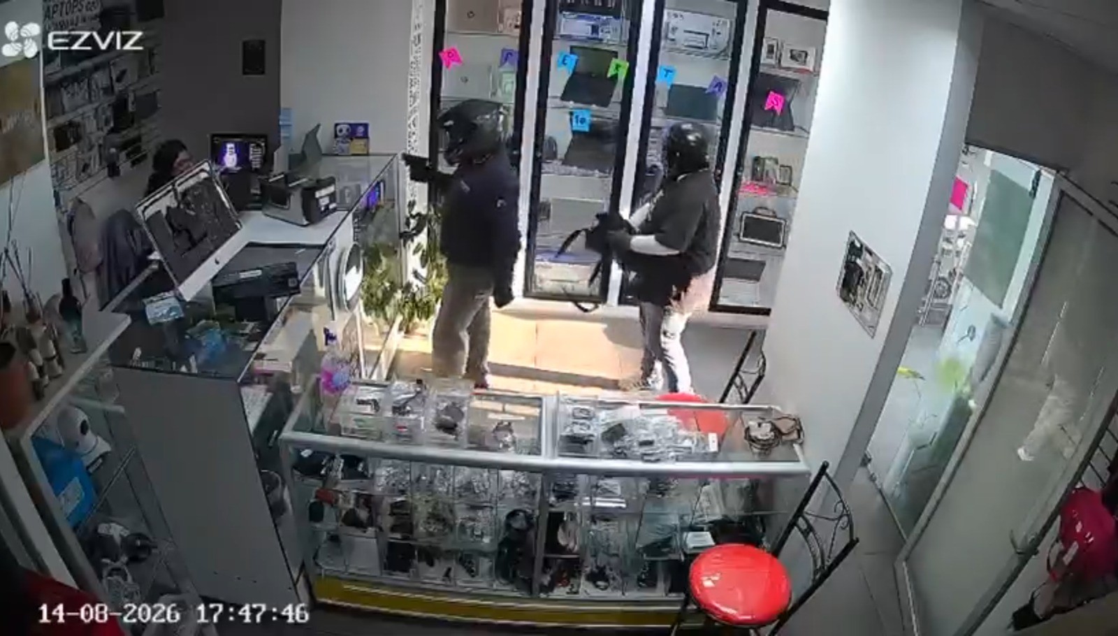 Detienen a dos presuntos ladrones en Celaya; Fiscalía investiga si estarían relacionados con otros asaltos