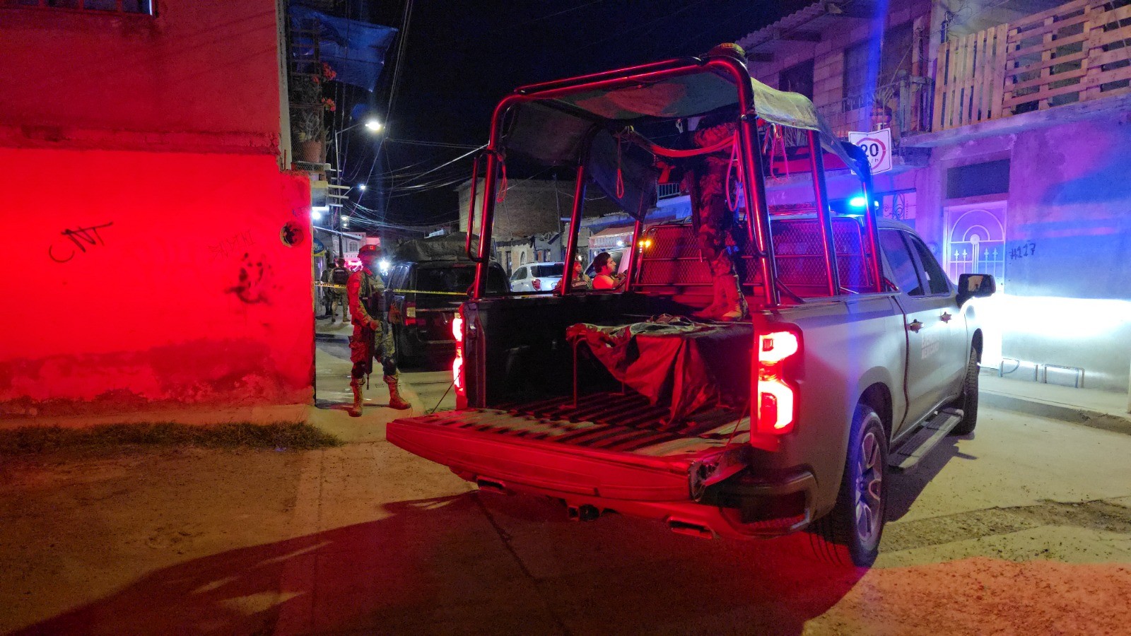 Asesinan a hombre a balazos en la entrada de su casa en la colonia San Martín de Camargo