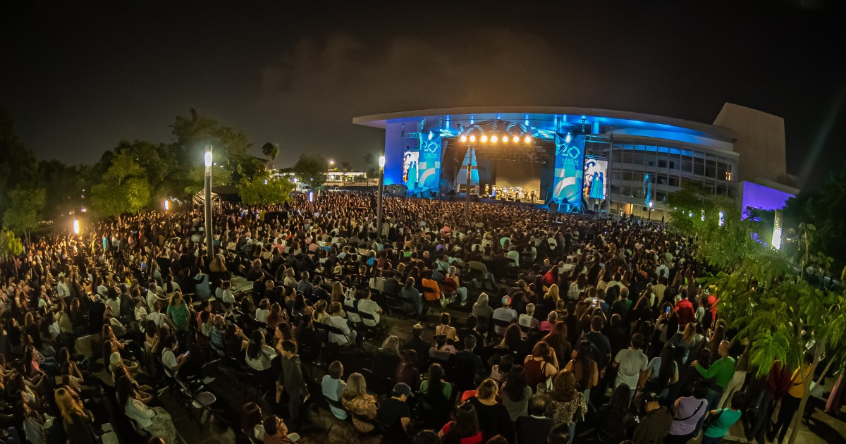 ¡Más de 6 mil personas! Forum Cultural Guanajuato celebra 20 años con homenaje a Chavela Vargas