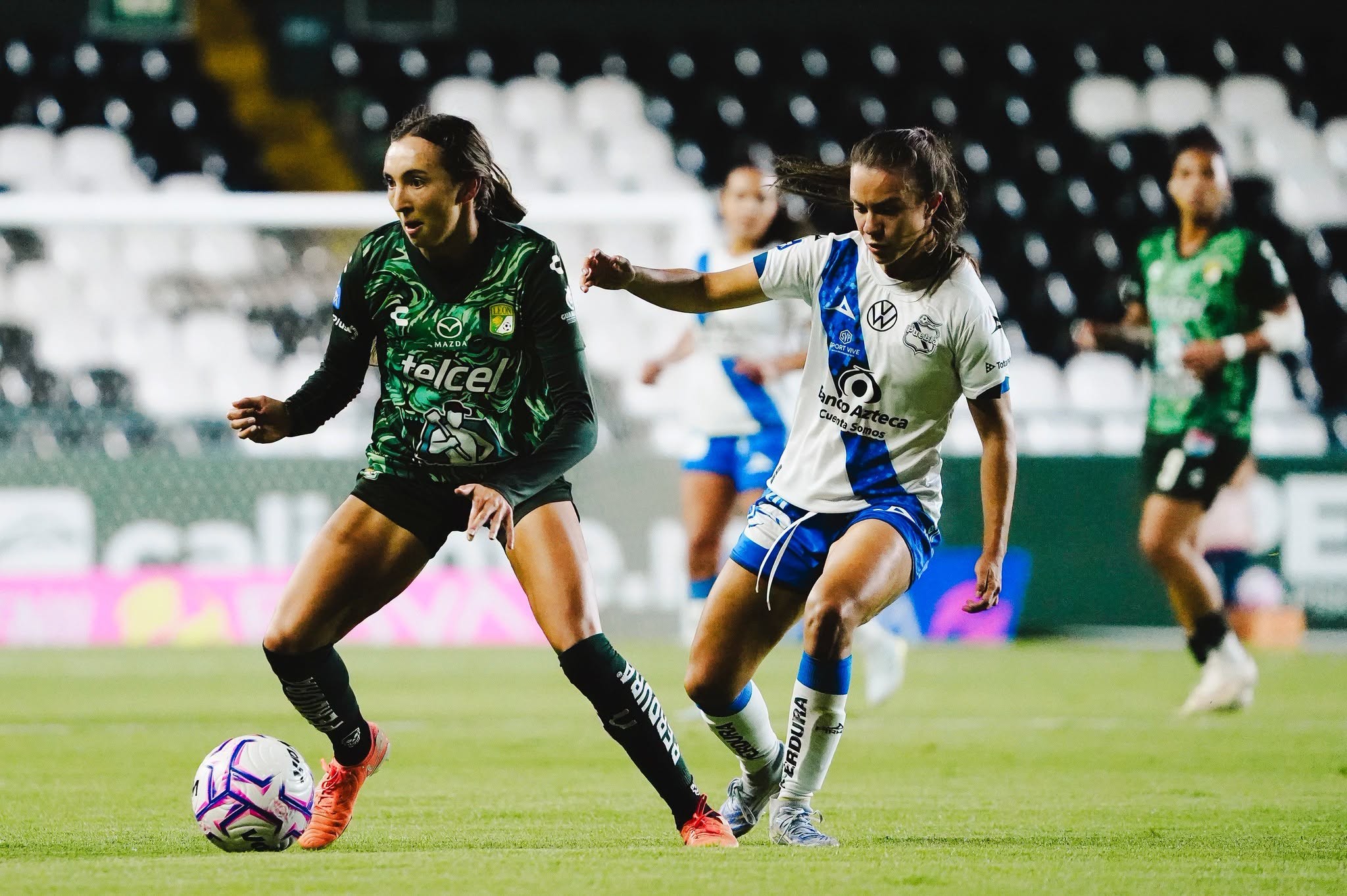 ¡Lluvia de goles! León Femenil golea al Puebla y consigue su primer triunfo en casa