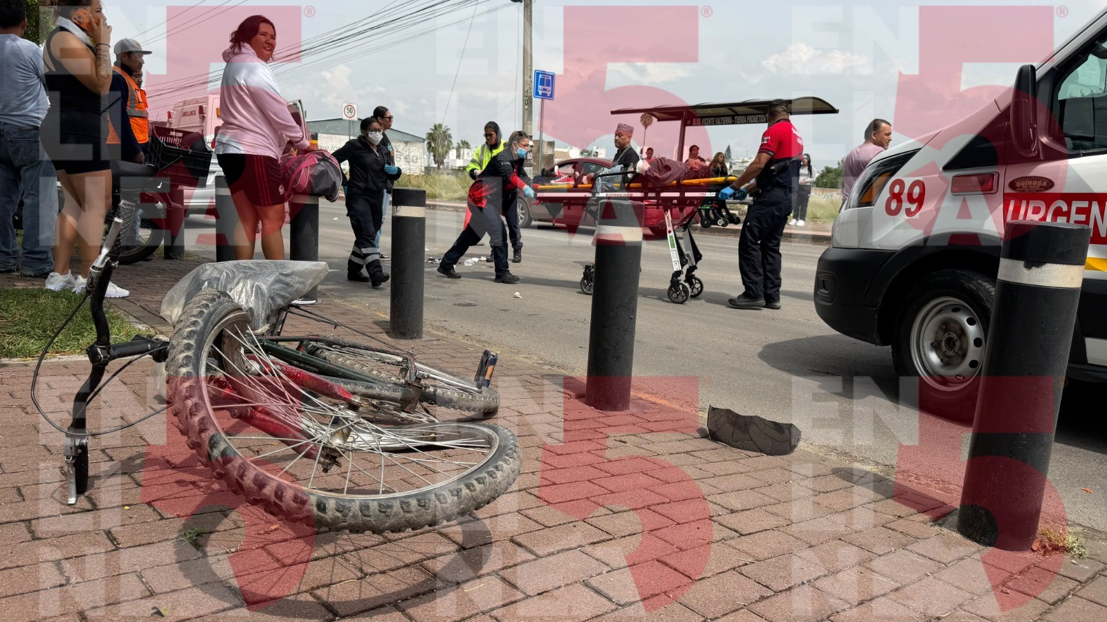 Adulto mayor queda en estado crítico tras accidente entre moto y bicicleta en León