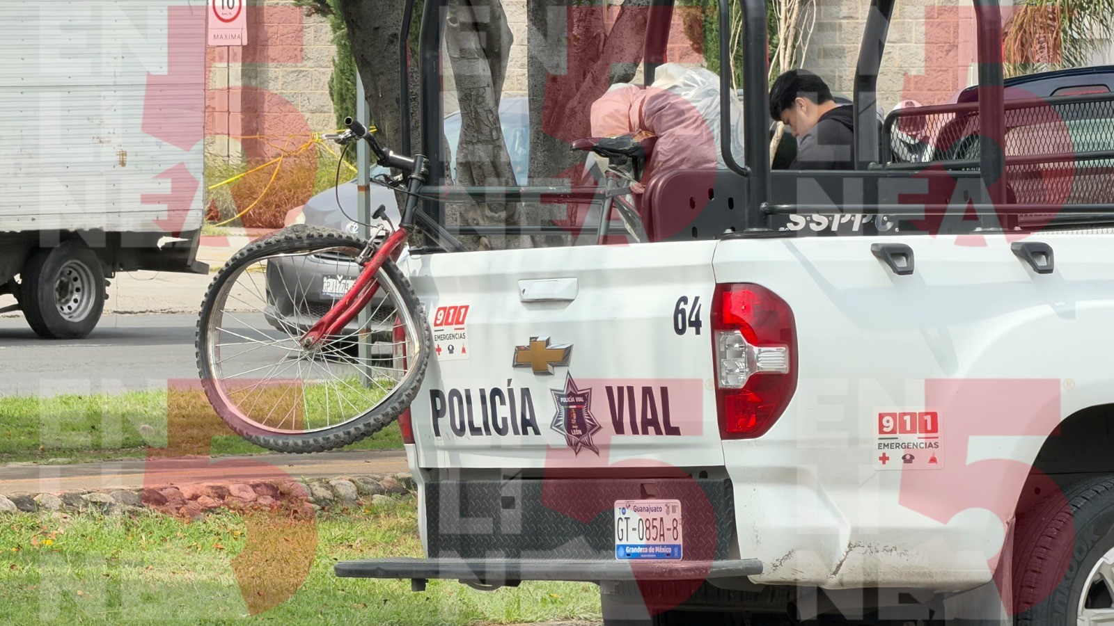 Adulto mayor queda en estado crítico tras accidente entre moto y bicicleta en el Valtierra