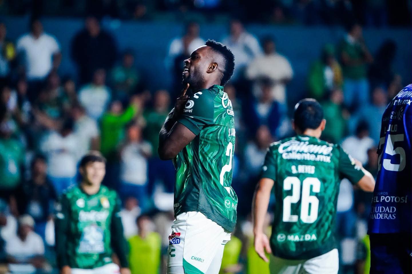 León vence a San Luis y sube al sexto lugar