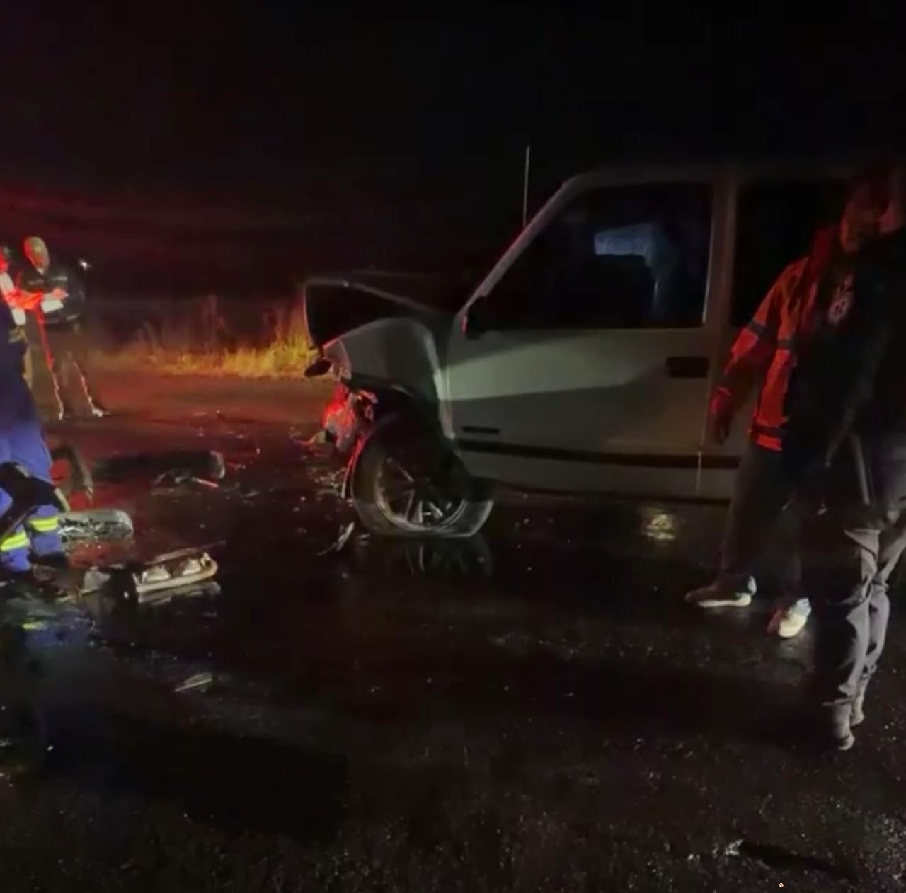 Tres hombres resultan heridos tras choque frontal en la Juventino Rosas-Celaya
