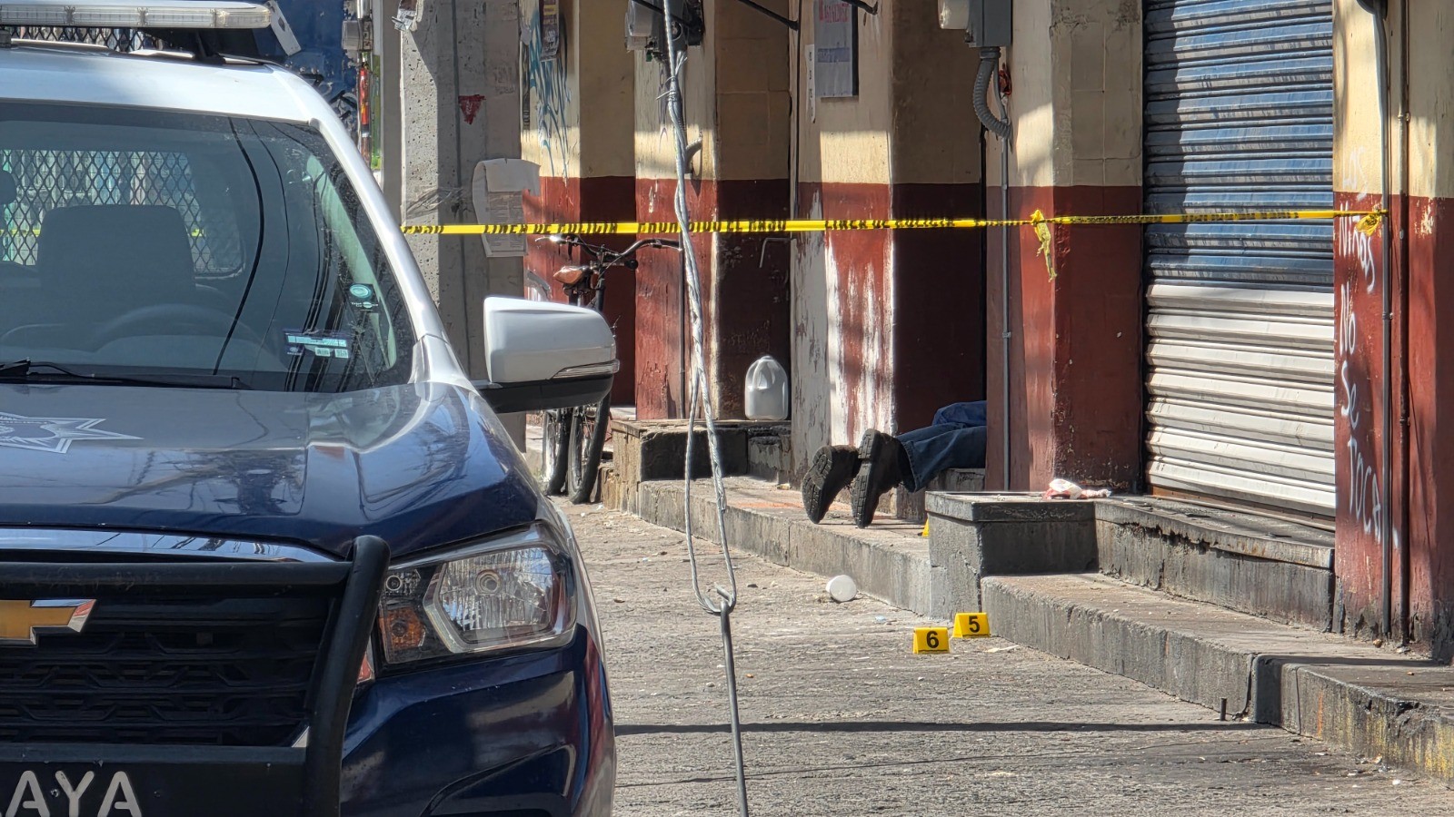 Ataque armado en el Mercado 5 de Febrero de Celaya, deja un muerto y dos heridos
