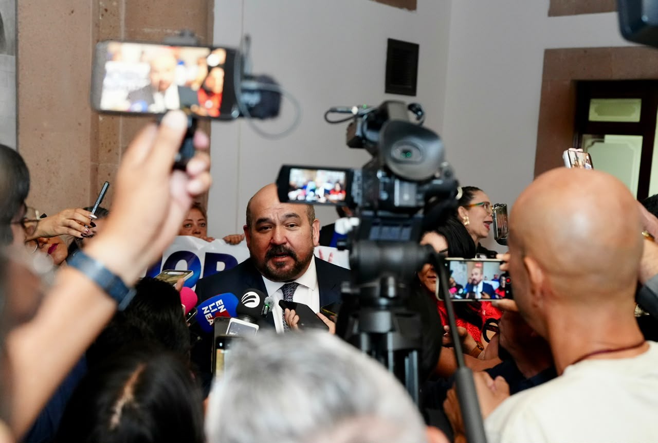 Jorge Espadas se dice listo para dejar el Congreso si el PAN lo requiere