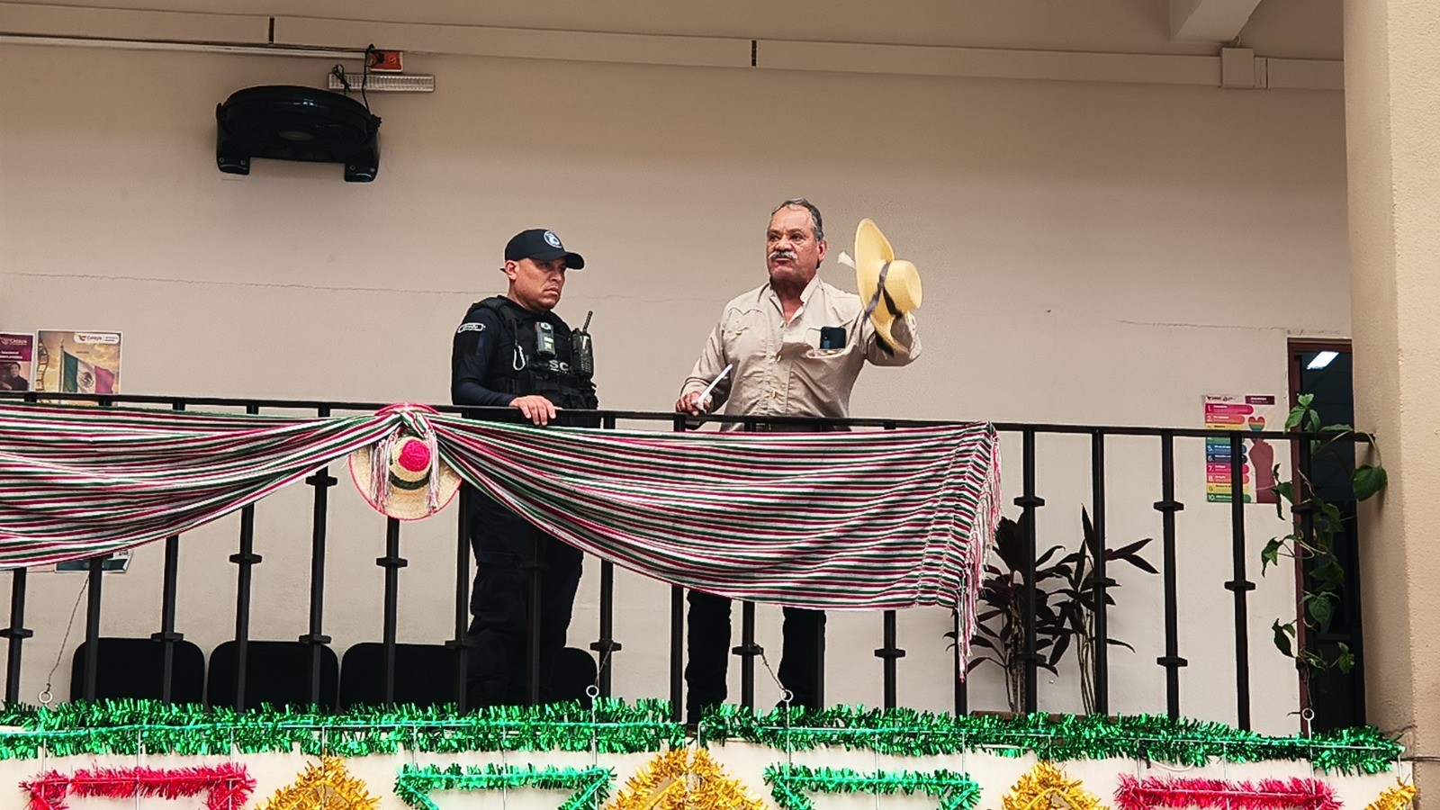 Ganadero reclama en Presidencia de Celaya adeudo y cumplimiento de sentencias