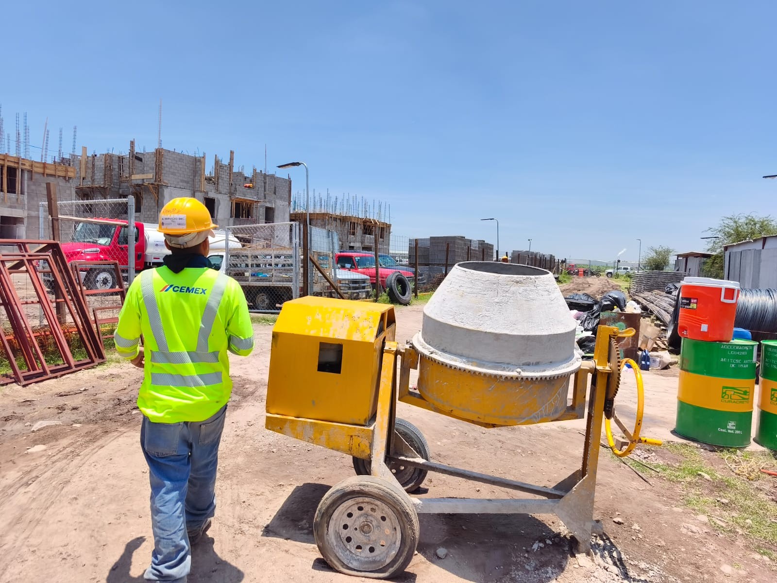 Viviendas Conavi alcanzan 70% de avance; trámites apenas llegan al 40%