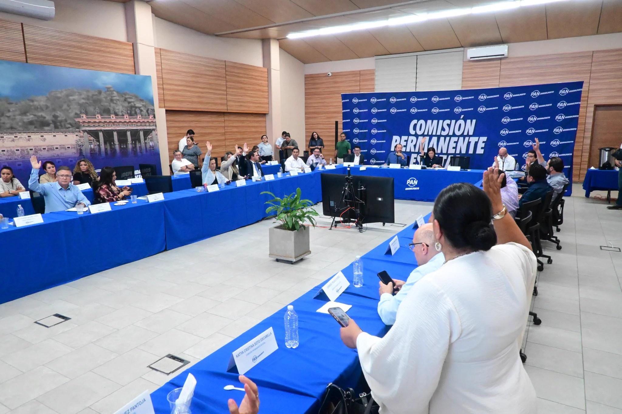 PAN alista a sus “Defensores” para ir a territorio; analiza licencias y enfrenta impugnación